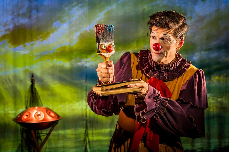 Red Nose Company: Ihmeellinen maalari