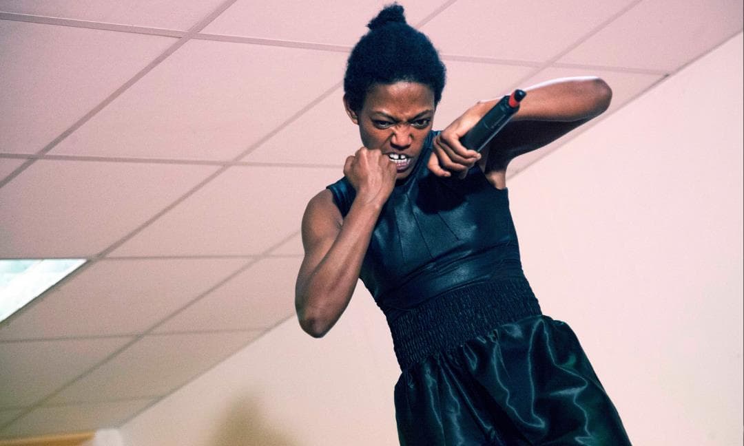 Liikkeellä marraskuussa – Betty Tchomanga: Decolonial (Hi)stories #Parallel Portraits